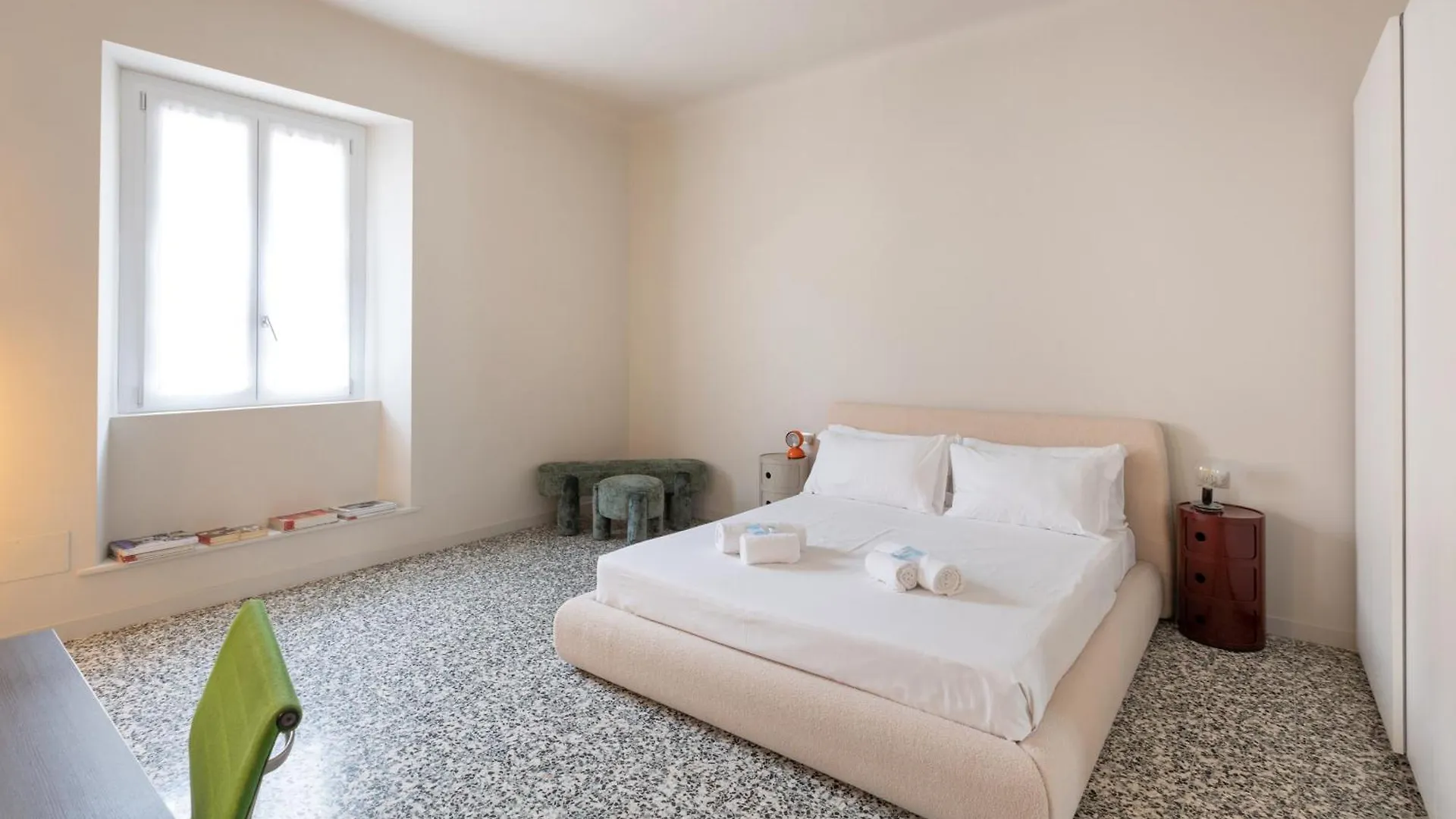 Newly Renovated Two-Room Apartment Milánó